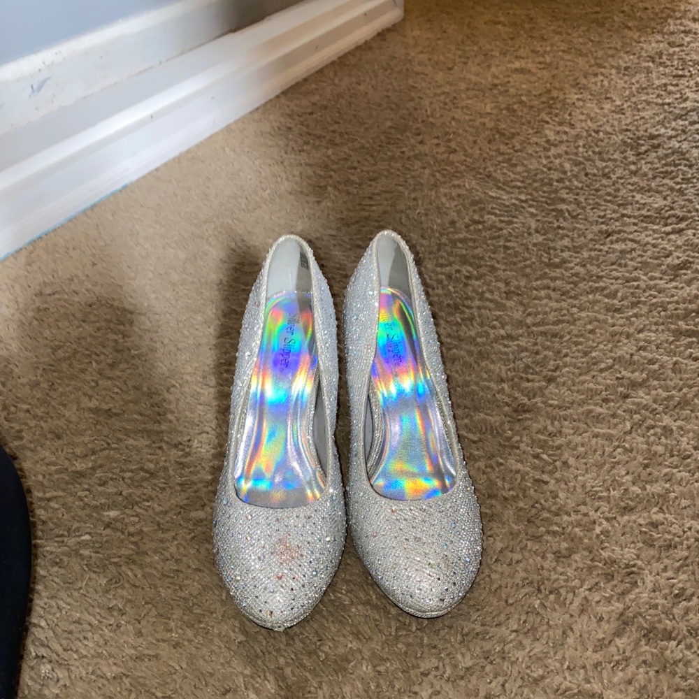 Shoes - Picture 2 of 2